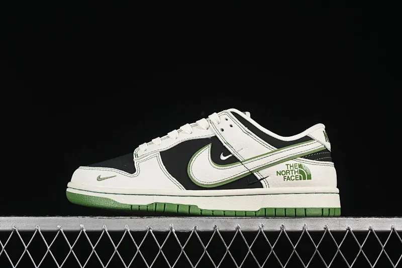 All Categories Nk SB Dunk Series Nk SB Dunk Low High-end Customized Low-top Shoes Nike SB Dunk Low North Face Collaboration Milk White Black Green Anniversary High-end Customized Low-top Casual Shoes SC9207-405